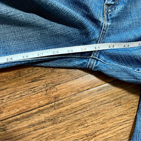 Levi's Women's 505 Straight Leg Denim Jeans, 12 - Picture 10 of 11